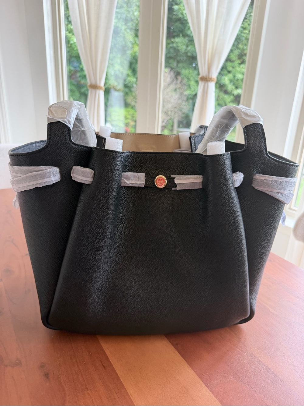✨ NWT Tory Burch Romy Tote 🖤 Black Pebbled Leather + Dust Bag ✨